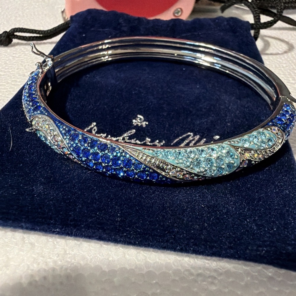 Vtg Rare Danbury Mint Blue Waves Crystal Silver Tone Bracelet‎